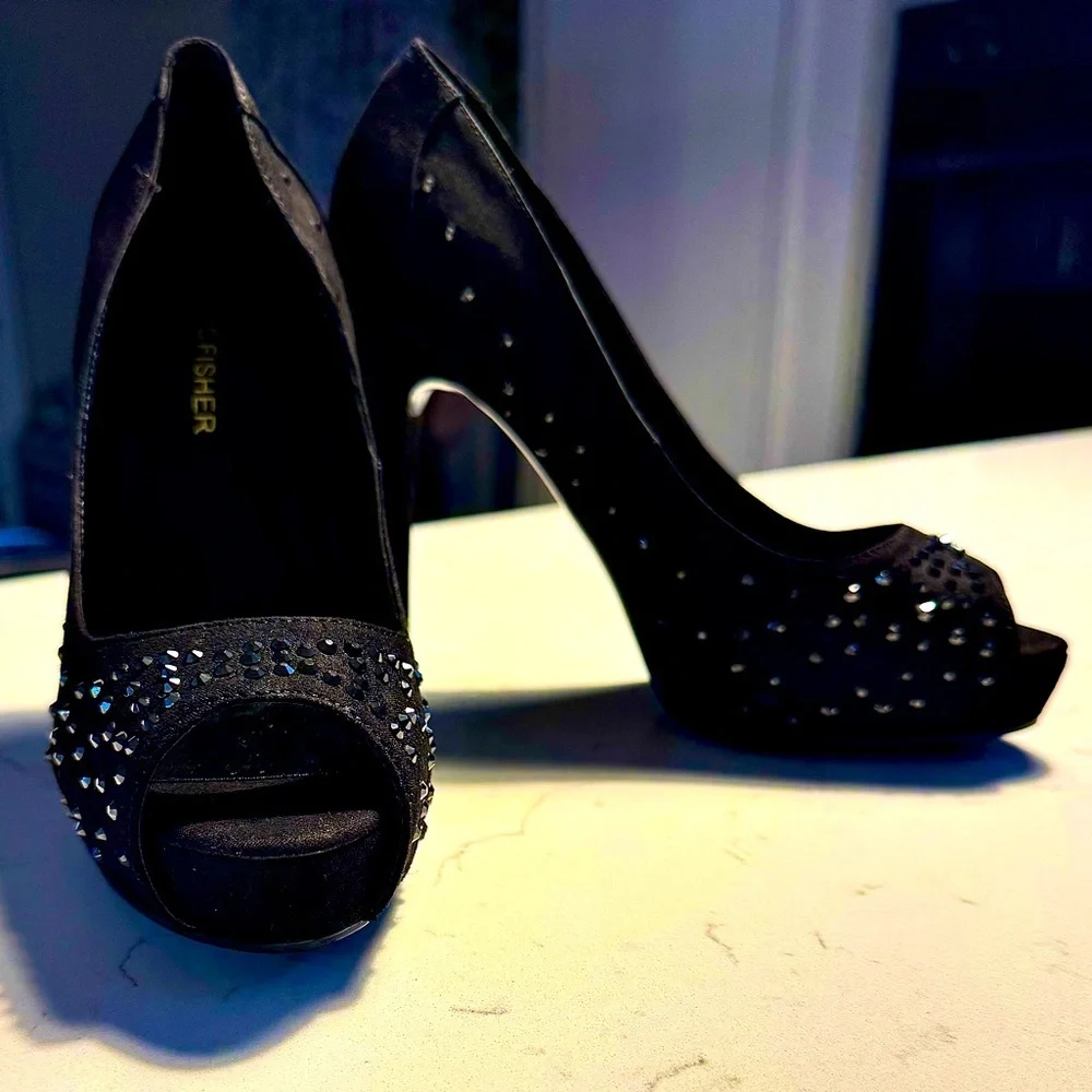 Marc Fisher Black suede with black beading Peep-Toe Platform 4.5-5 inch Heels - Picture 2 of 10